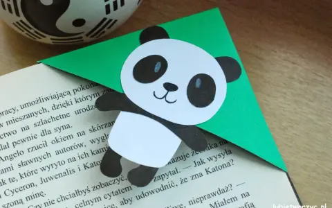 Urocza zakładka do książki w kształcie pandy, idealna do zaznaczania stron. Dowiedz się, jak zrobić zakładkę do książki krok po kroku!