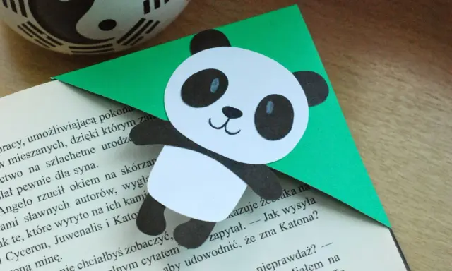 Urocza zakładka do książki w kształcie pandy, idealna do zaznaczania stron. Dowiedz się, jak zrobić zakładkę do książki krok po kroku!