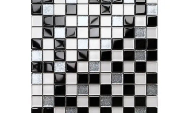 Mozaika z czarnych, białych i błyszczących kwadratów. To uosobienie myślenia czarno białe, gdzie każdy element ma swoje miejsce.